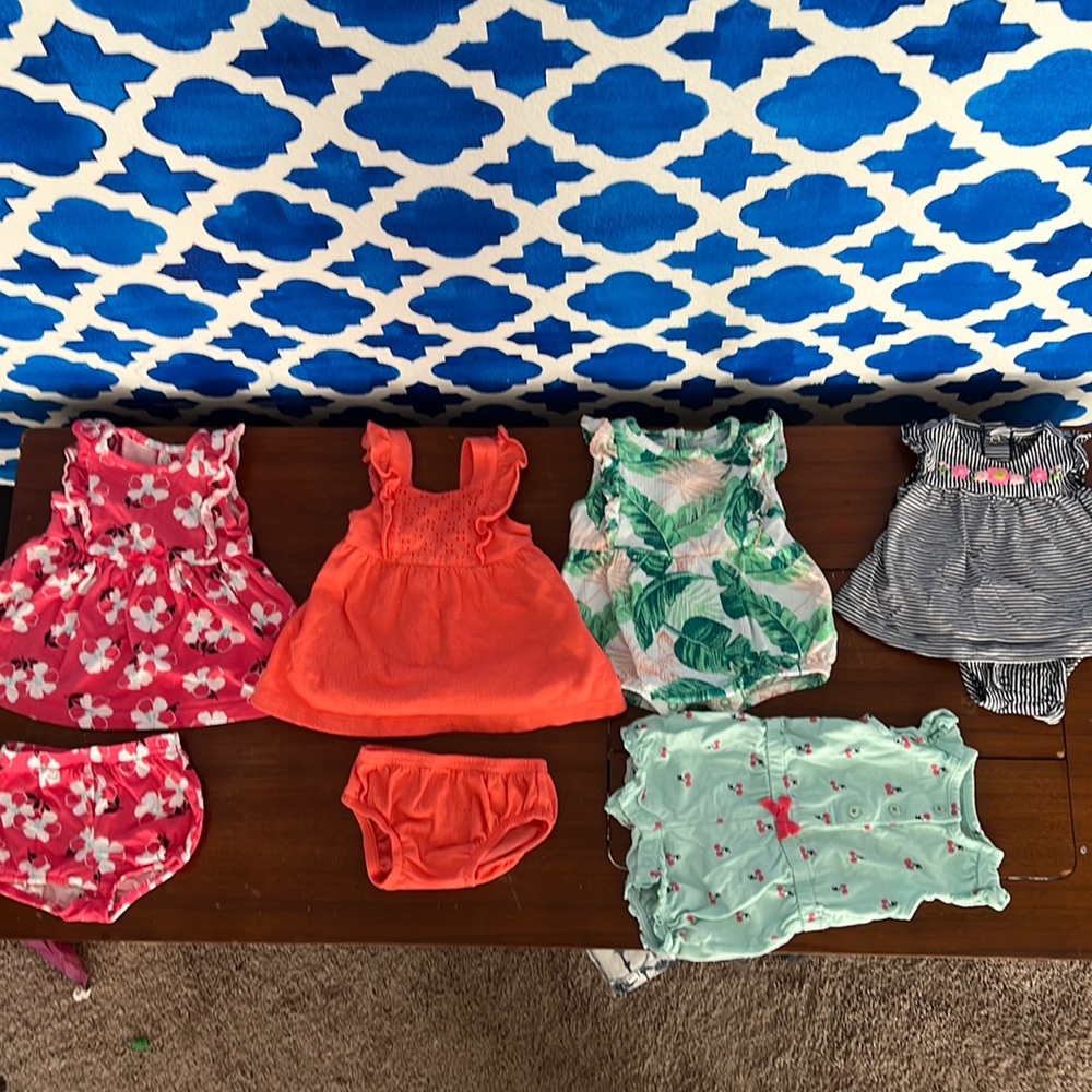 Lot of 5 dresses and rompers for girls 0-3 months!